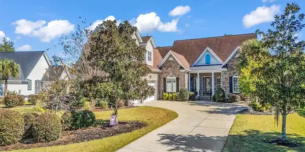 272 Chapman Loop
