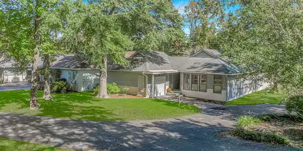 810 Heather Ln.