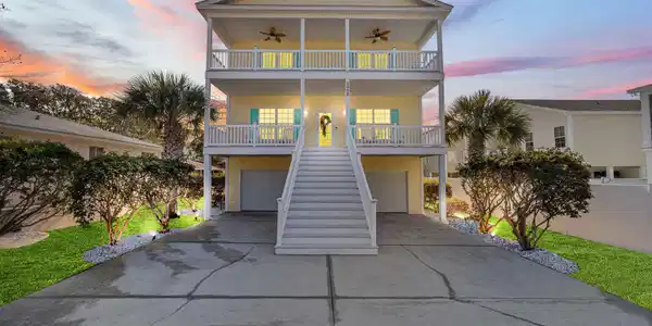 2009 Hillside Dr. S