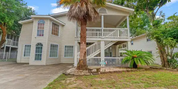 18 Oak Dr. S