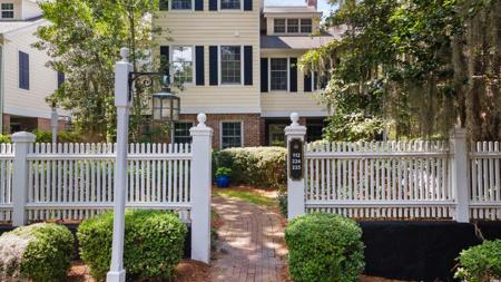 1969 Governors Landing Rd.