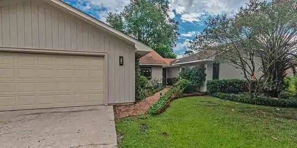 906 Plantation Dr.
