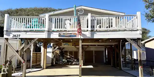 2027 Lark Dr.