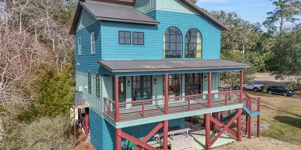 329 Kaufman St.