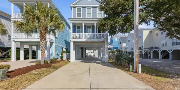 112 B 11th Ave. S