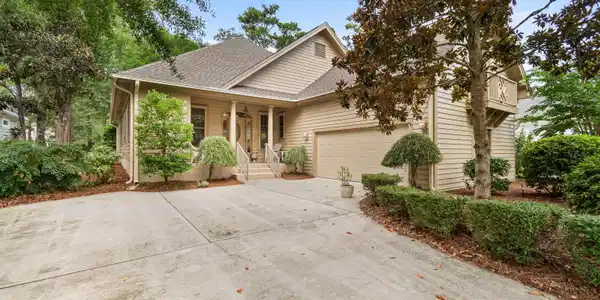 5024 Gilbert Ln.