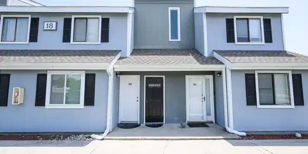 1890 Colony Dr.