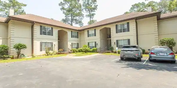 108 Pipers Ln.
