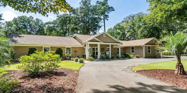 114 Hickory Ln.