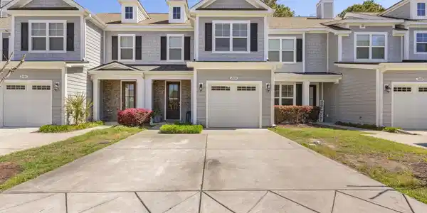 2404 Kings Bay Dr.