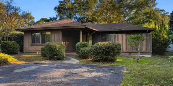 920 Dogwood Ct.
