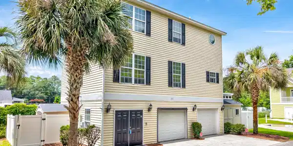 612 Woodland Dr.