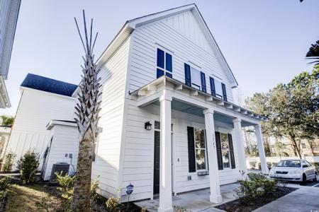 3547 Ladybank Loop