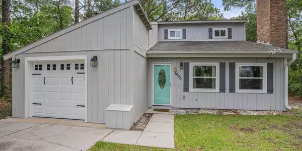 1930 Lake View Circle