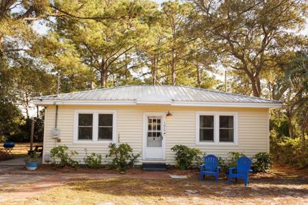 1619 Edge Dr.