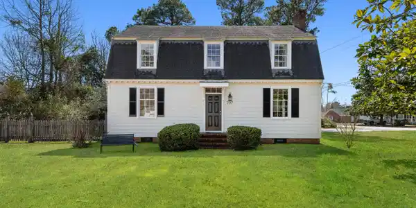 707 Thomas Ave.