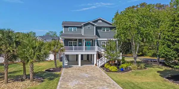 318 N Oak Dr.