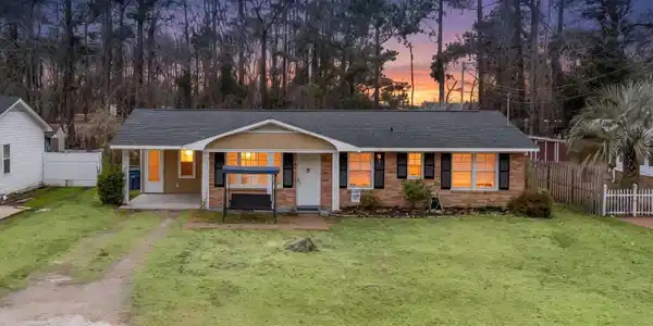 1115 Scott Dr.