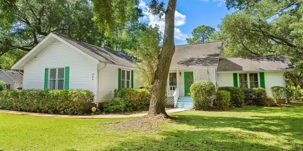 489 Crooked Oak Dr.