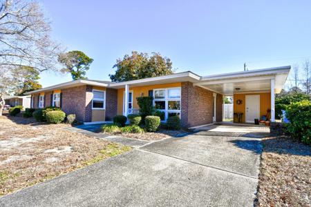 536 Redwood Ave.