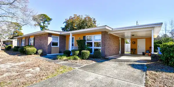 536 Redwood Ave.