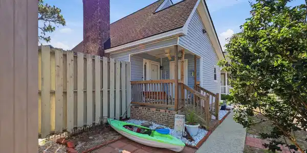 1705 Edge Dr.
