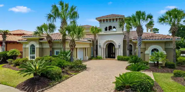 1527 Serena Dr.