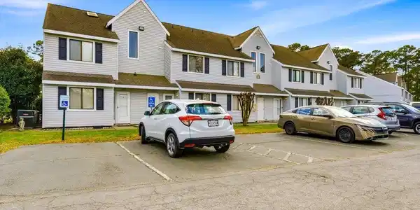 500 Fairway Ln.