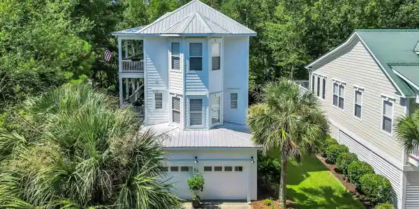 53 Harbourreef Dr.