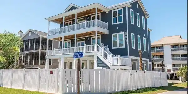 121 N Ocean Blvd.