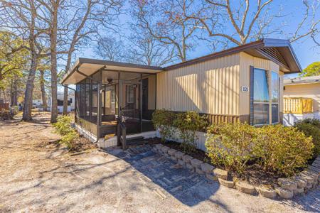 1525 Virgo Ln.