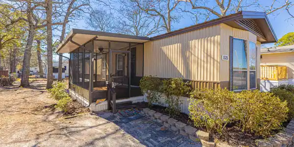 1525 Virgo Ln.