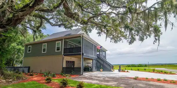 224 Oak Bay Dr.