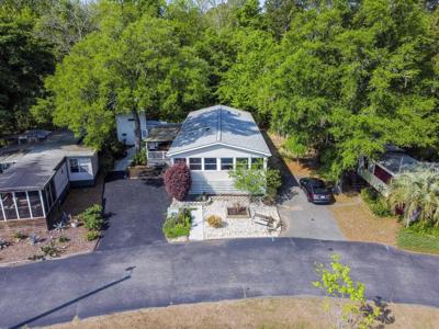 61 Saxon Ct.