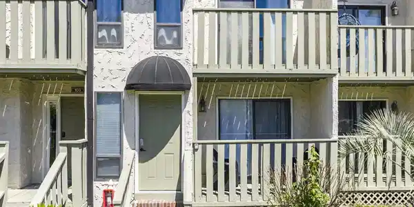 303 20th Ave. S