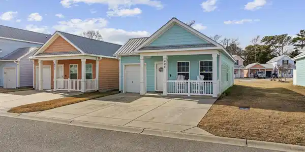 605 Wave Rider Ln.