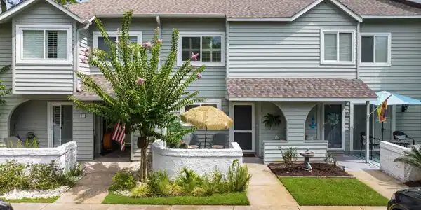 53 Shadow Moss Pl.