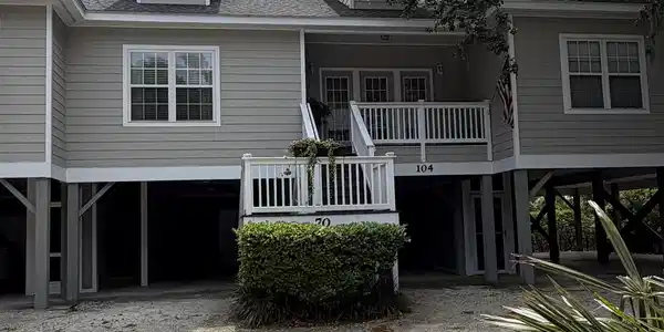 70 Seagrove Ct.
