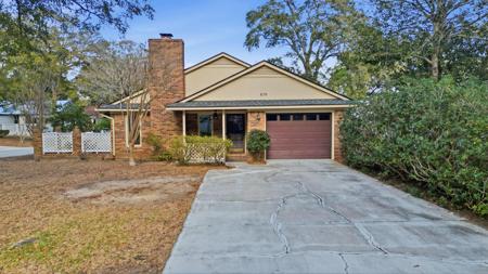 879 Kittiwake Ln.