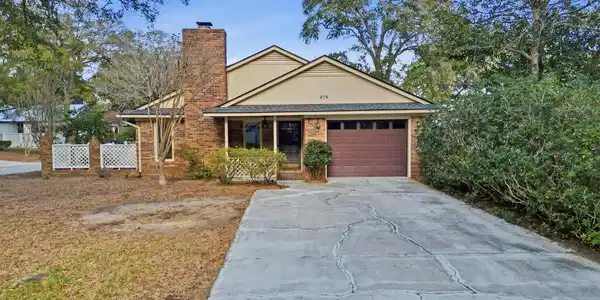 879 Kittiwake Ln.