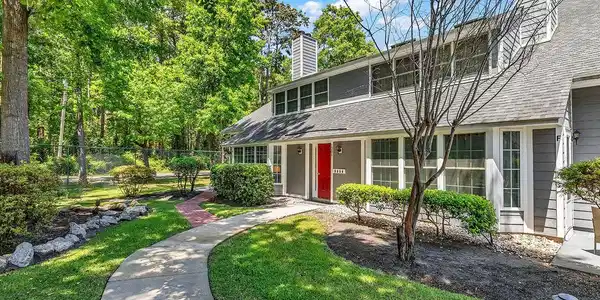 1201 Tiffany Ln.
