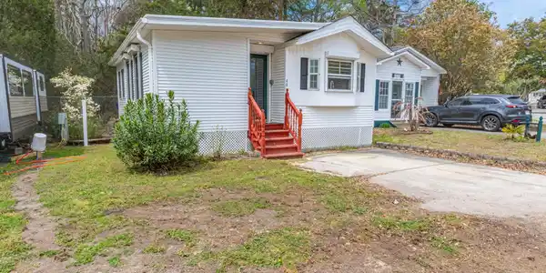 5400 Little River Neck Rd.