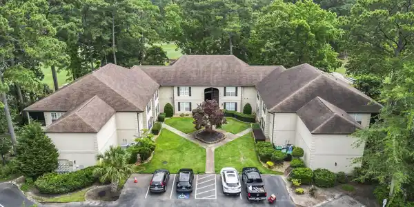 405 Pipers Ln.