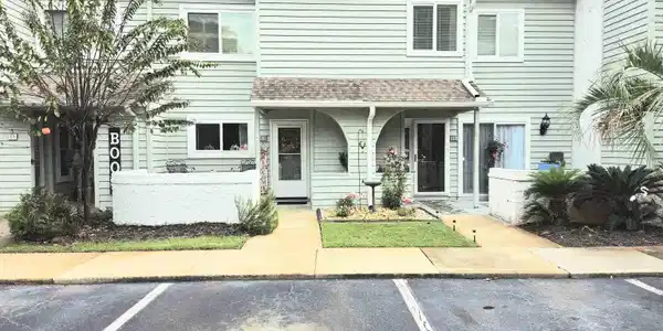 53 Shadow Moss Pl.