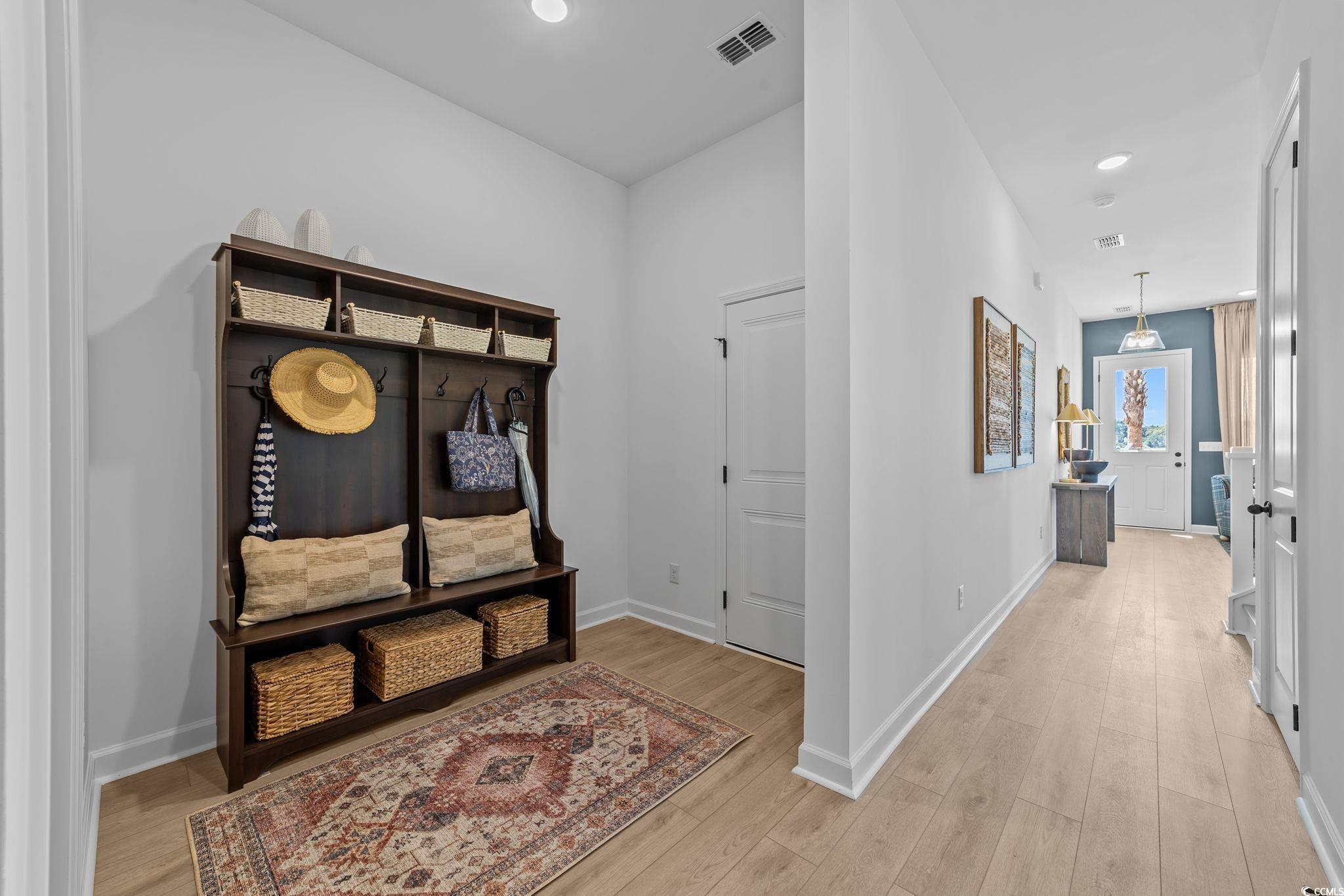 Image 4: Hall with recessed lighting and light wood-type fl Image 4: Hall with recessed lighting and light wood-type fl