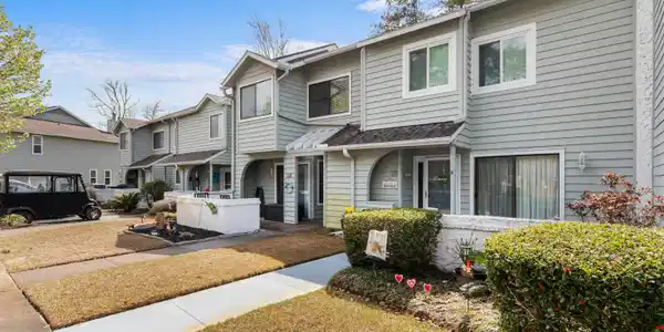 109 Shadow Moss Pl.