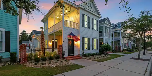 3385 Pampas Dr.