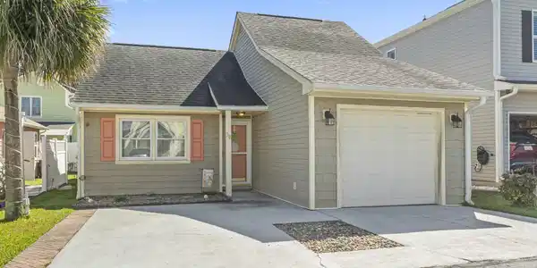 829 Palmwood Circle