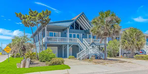 4801 Lake Dr.