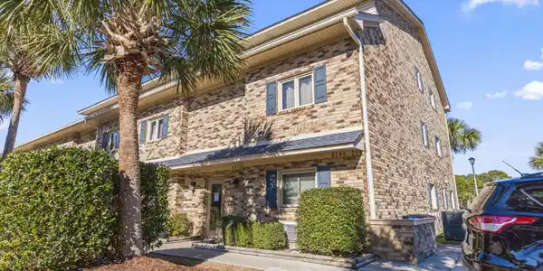 206 Double Eagle Dr.